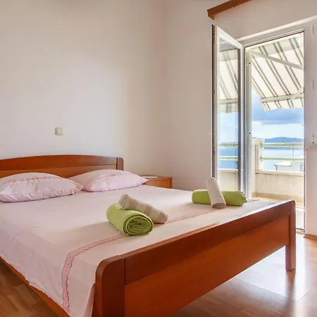 Apartment Nemira 15727b Omiš